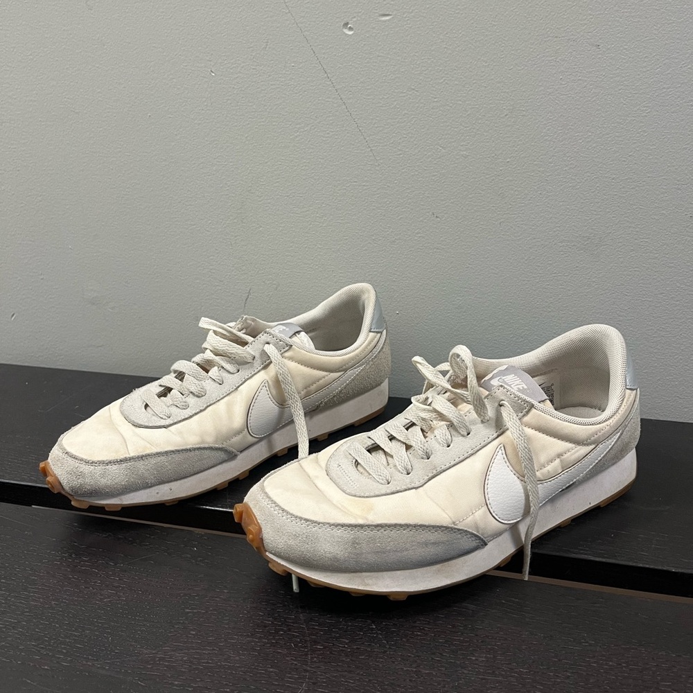 Nike daybreak sneaker 8.5